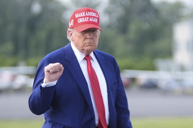 President Donald Trump boards Air Force One at Morristown Municipal Airport in Morristown, N.J., Saturday, June 21, 2025.