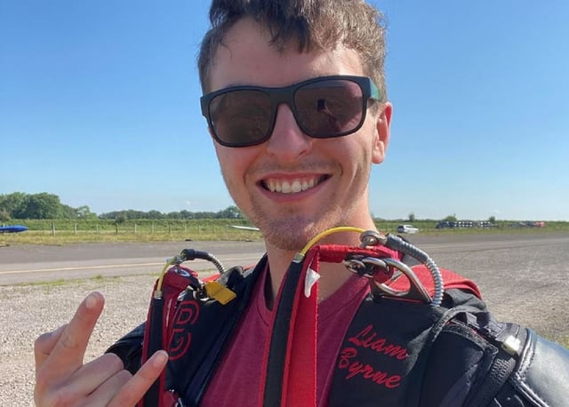 Alpes suisses : un champion de wingsuit britannique de 24 ans meurt lors d’un saut