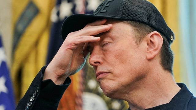 Elon Musk does not use computer, his lawyer claims