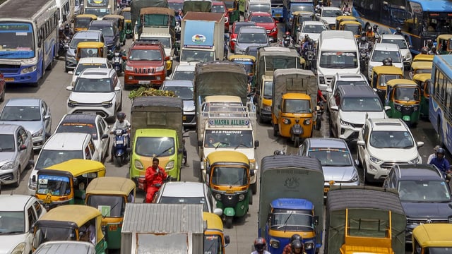 A viral Reddit post revealed a commuter’s exhausting Bengaluru journey,