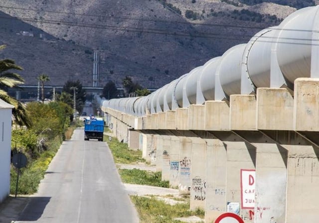 Conducciones del trasvase Tajo-Segura a su paso por Orihuela (Alicante)