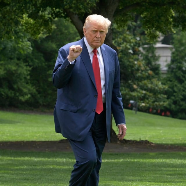Der US-Präsident auf dem südlichen Rasen des Weißen Hauses