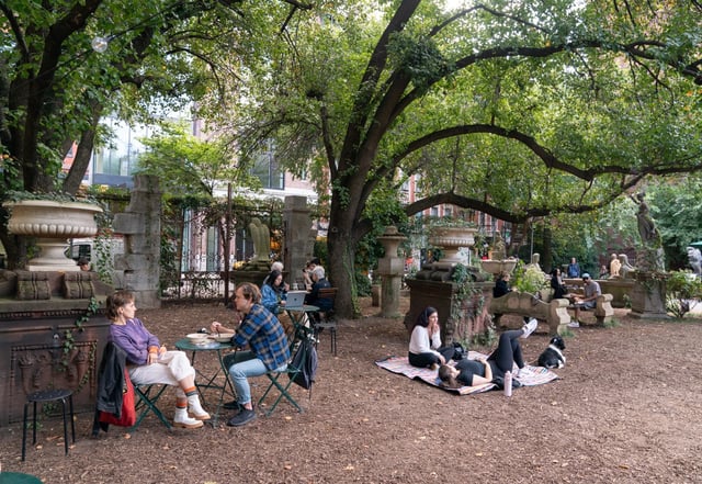 Elizabeth Street Garden (Barry Williams for NYDN)