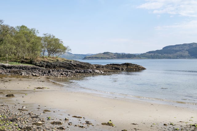 The island has sandy beaches as well as rocky coastline.