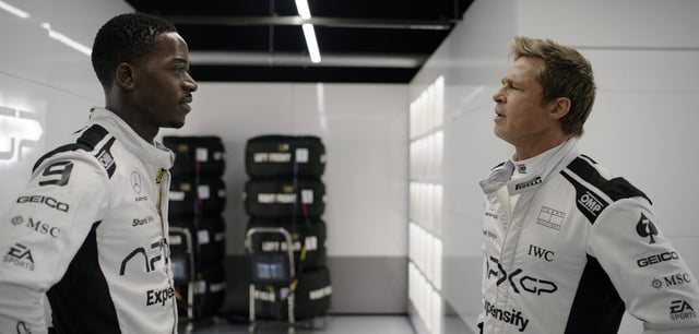Damson Idris (l) und Brad Pitt in "F1 - Der Film"