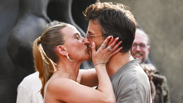 Scarlett Johansson, left, and Jonathan Bailey attend the Jurassic World Rebirth premiere on Monday, June 23, 2025, at Lincoln Center in New York. 