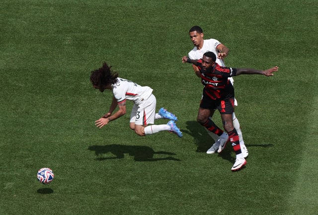 Soccer Football - FIFA Club World Cup - Group D - Flamengo v Chelsea - Lincoln Financial Field, Philadelphia, Pennsylvania, U.S. - June 20, 2025 Chelsea's Marc Cucurella in action with Flamengo's Gerson REUTERS/Evelyn Hockstein
