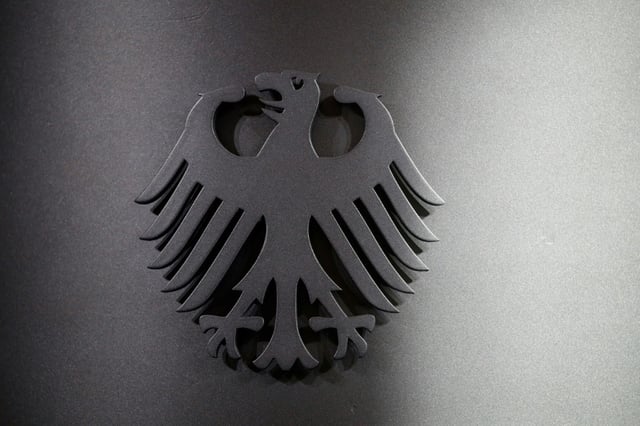 Der Anteil der Menschen mit Migrationshintergrund in der Bundesverwaltung ist in den vergangenen fünf Jahren um 3,1 Prozent gestiegen, sie sind aber weiterhin deutlich unterrepräsentiert. Dies geht aus einer Studie der Bundesregierung hervor.