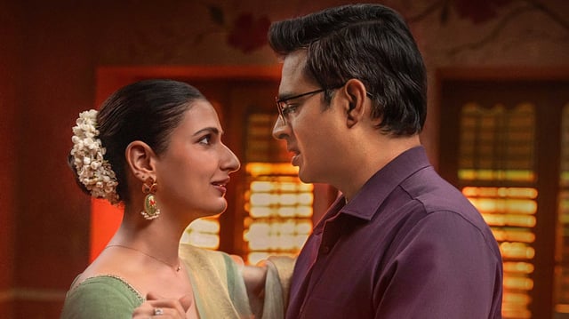 Fatima Sana Shaikh and R Madhavan feature in Aap Jaisa Koi.