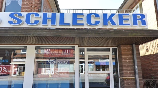 Schlecker-Insolvenz: Familie zahlt 800.000 Euro im Vergleich – als das einst größte Drogerieunternehmen Europas.