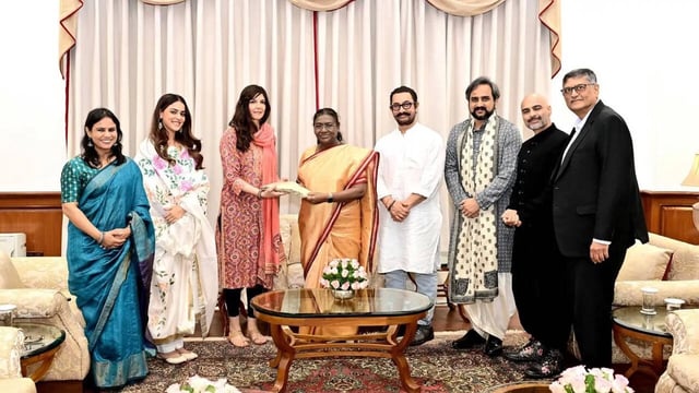 Sitaare Zameen Par: Aamir Khan, GF Gauri Spratt Meet President Droupadi Murmu After Special Screening; Unseen Pics