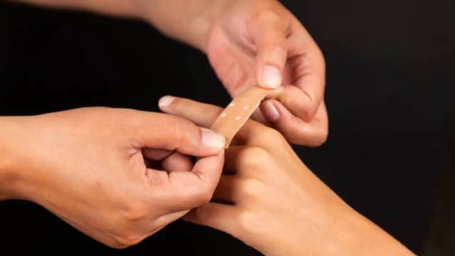 Doctor Warns Biggest Myth in Wound Care Is Letting It Dry Out