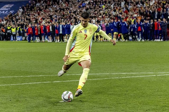 Alvaro Morata verschießt seinen Elfmeter im Nations-League Finale gegen Portugal.