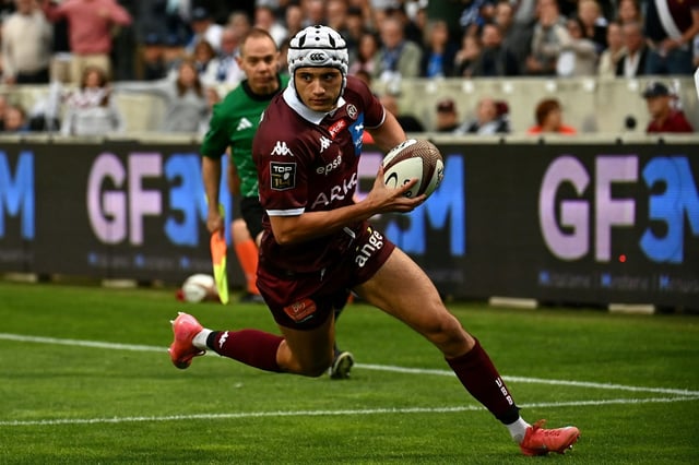 L'ailier de Bordeaux-Bègles Louis Bielle-Biarrey lors de la rencontre de Top 14 contre Vannes, le 7 juin 2025 à Bordeaux en France