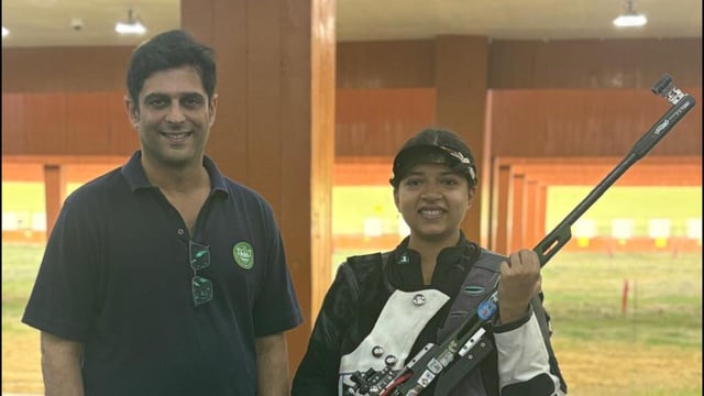 Sift Kaur Samra with NRAI president Kalikesh Narayan Singh Deo. (NRAI)