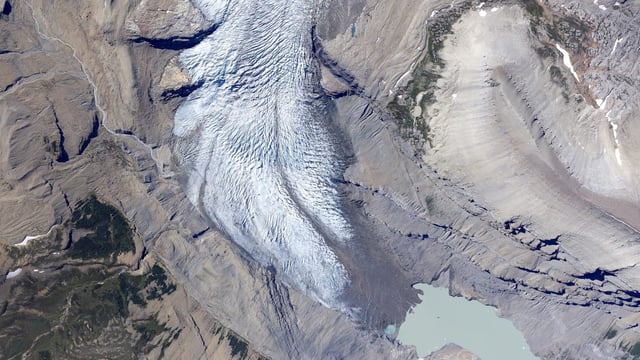 Robson Glacier is shown in this handout photo provided by the Hakai Institute. A research letter published in a peer-reviewed journal this week shows glaciers in Western Canada and the United States, excluding Alaska and Yukon, lost 12 per cent of their mass from 2021 to 2024, while the rate of loss increased twofold. THE CANADIAN PRESS/Handout — Hakai Institute (Mandatory Credit)