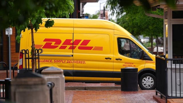 A tentative agreement between delivery service DHL Express Canada and its union was reached Wednesday after almost a year of negotiations. A ratification vote is expected in the coming days. 