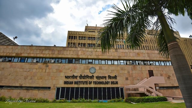 IIT Delhi offers over 120 scholarships for JEE‑Advanced students