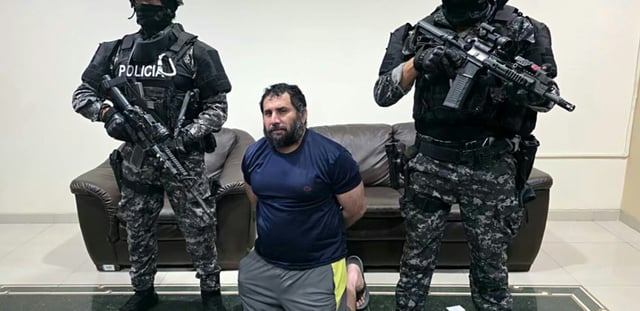 Le narcotrafiquant "Fito" après sa capture à l'issue d'un an et demi de cavale par les forces armées équatoriennes, le 25 juin 2025