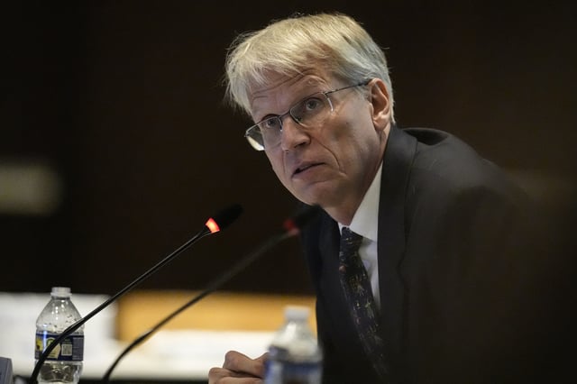 Dr. Martin Kulldorf speaks during a meeting of the Advisory Committee in Immunization Practices at the CDC, Wednesday, June 25, 2025, in Atlanta. (AP Photo/Mike Stewart)