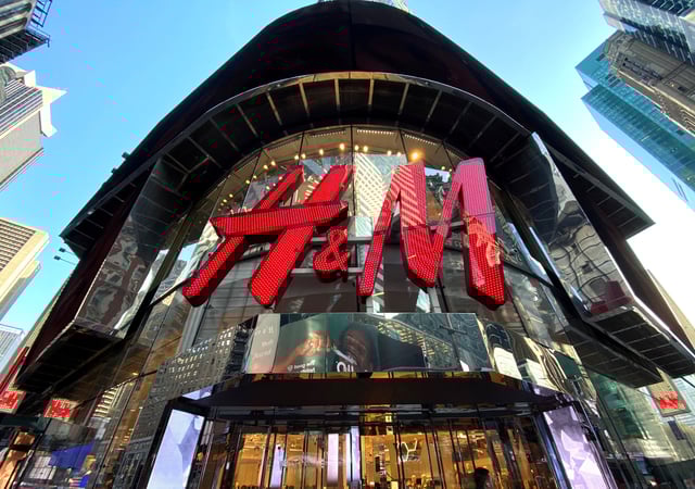 The H&M clothing store is seen in Times Square in Manhattan, New York, U.S., November 15, 2019. REUTERS/Mike Segar/File Photo