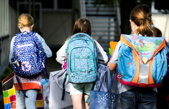Die Bildungsministerinnen und -minister der Länder fordern von der Bundesregierung einen raschen Abschluss der Verhandlungen zum Digitalpakt für Schulen. Im Dezember einigten sich Bund und Länder bereits grundsätzlich.