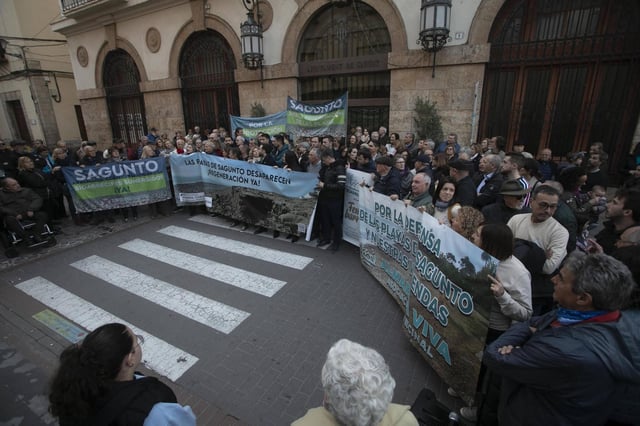 Una de las últimas protestas contra el estado de las playas del norte.