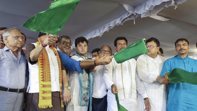 Union Minister Jyotiraditya Scindia flags off Gwalior-Bengaluru express train, on Thursday, June 26, 2025.