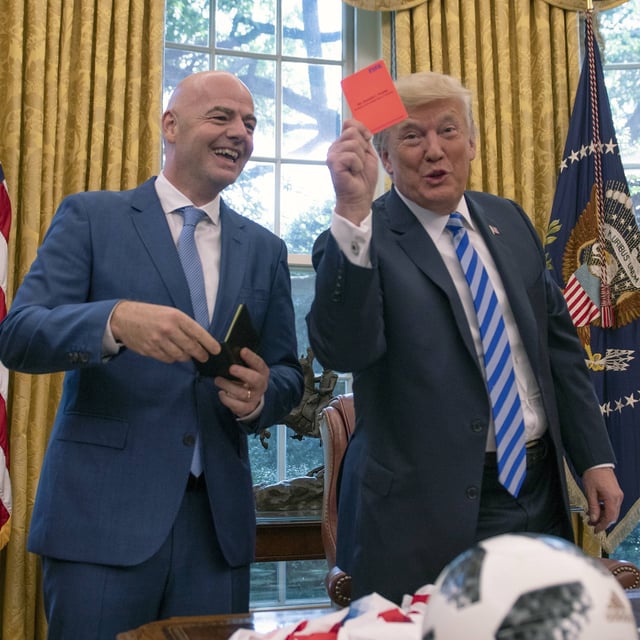 Was, wenn Donald Trump Gianni Infantino und der Fifa die Rote Karte zeigt?
