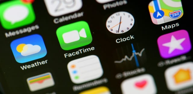 La connexion permanente aux écrans et la multiplication des moyens de communication engendrent des journées de travail "infinies" aux interruptions permanentes, avec de lourdes conséquences sur la santé mentale et physique