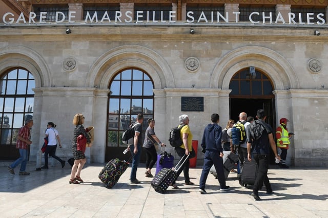 Devant la gare Saint-Charles à Marseille le 19 mai 2018