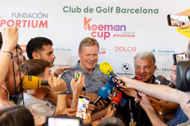 Ronald Koeman y Joan Laporta con los medios a su llegada a la Koeman Cup.