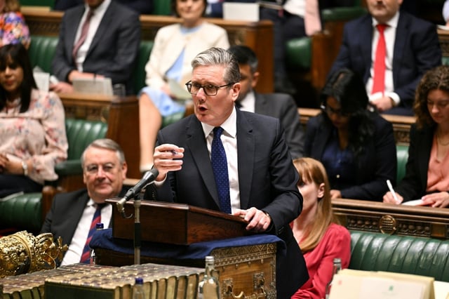 Erneute Schlappe für den britischen Premierminister Keir Starmer: Angesichts heftigen Widerstands auch aus den eigenen Reihen hat die Labour-Regierung am Freitag geplante Kürzungen für Sozialleistungen zurückgenommen.