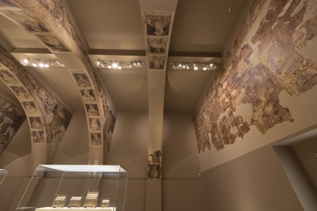 Aspecto de la sala donde el MNAC expone las pinturas murales de la sala capitular de Sijena en una imagen de archivo