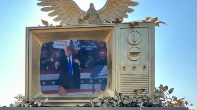 The National Mall witnessed another controversial sculpture where Trump is dancing with Jeffrey Epstein.