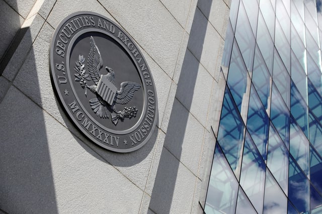 The seal of the U.S. Securities and Exchange Commission (SEC) is seen at their  headquarters in Washington, D.C., U.S., May 12, 2021. REUTERS/Andrew Kelly/File Photo