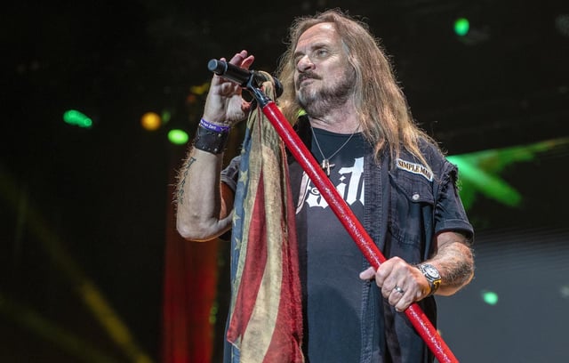 Johnny Van Zandt durante el concierto de Lynyrd Skynyrd en el Parc de Can Zam. Barcelona Rock Fest 27/06/2025.