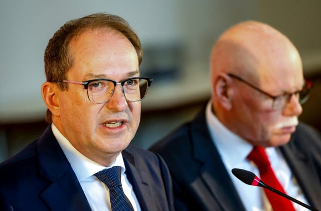 Der Präsident des Bundesverwaltungsgerichts, Andreas Korbmacher, hat Bundesinnenminister Alexander Dobrindt (CSU) für Äußerungen im Zusammenhang mit Zurückweisungen an deutschen Grenzen kritisiert.