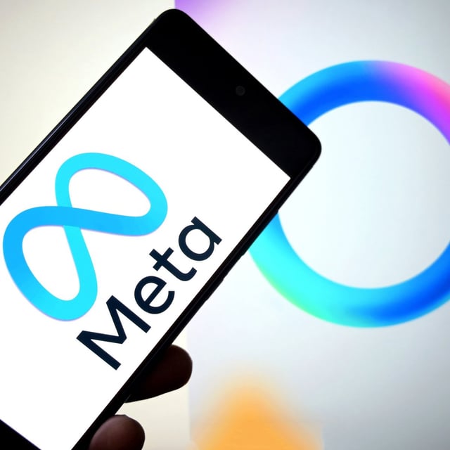 Facebook is asking users to use Meta AI on the private photos in their camera roll.