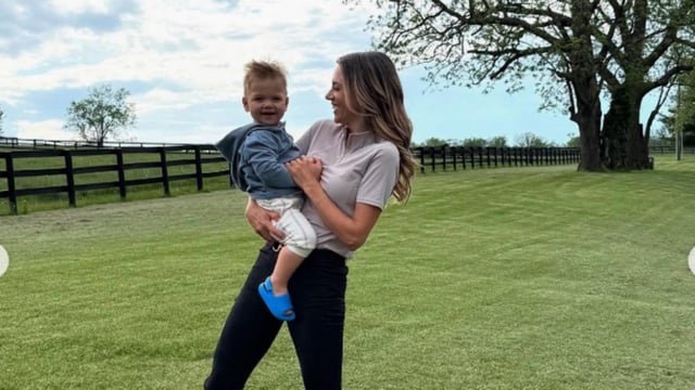 Country star Jana Kramer discusses career regrets stemming from financial struggles as a single mother.