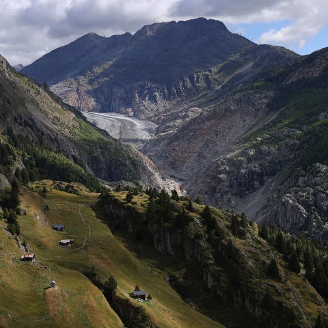 Am Oberaletschgletscher in der Schweiz ist ein Hubschrauber abgestürzt (Symbolbild)