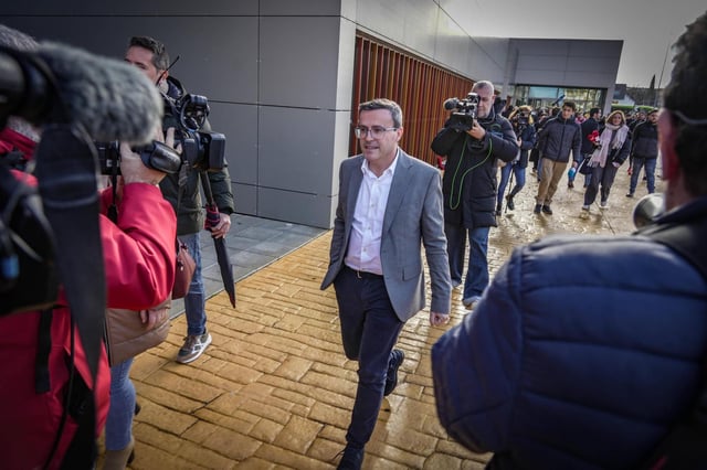 Miguel Ángel Gallardo a su salida de los juzgados de Badajoz tras una declaración ante la jueza Beatriz Biedma.