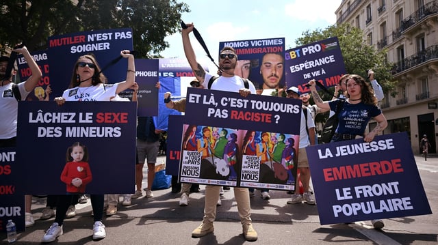 Yohan Pawer et les militants du collectif Eros.
