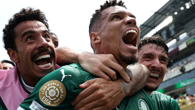 Paulinho (Mi.) lässt Palmeiras jubeln