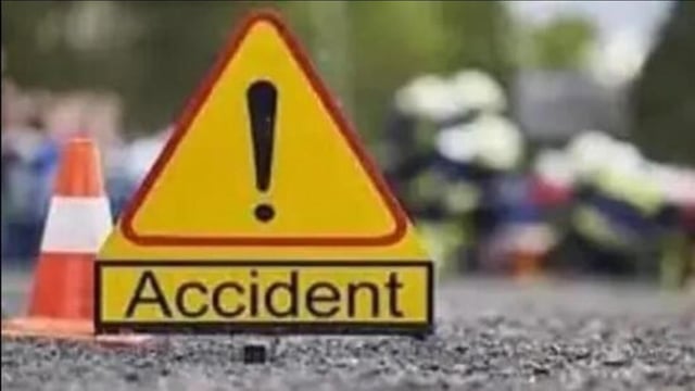 A car rammed into a pick-up vehicle near Gudana village on the Jalandhar-Amritsar national highway in Kapurthala district on Saturday. (HT Photo)