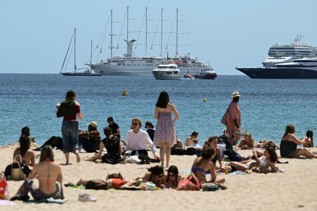 Nach Nizza schränkt auch Cannes das Anlegen riesiger Kreuzfahrtschiffe in seinen Gewässern deutlich ein.