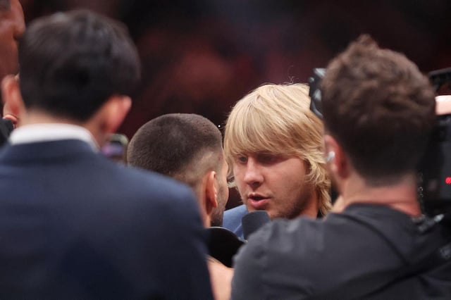 Topuria y Pimblett se encaran en Las Vegas.
