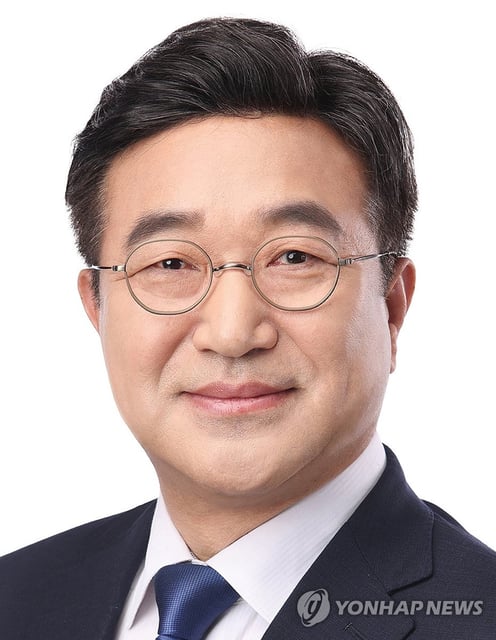 Yun Ho-jung, the nominee to lead the interior ministry (Yonhap) 