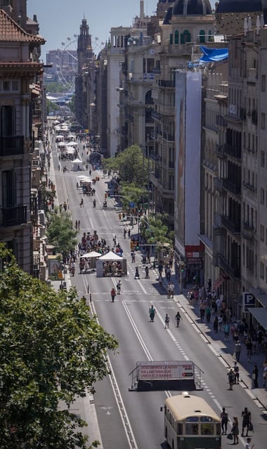 Panorámica de la Via Laietana de Barcelona este mediodía
