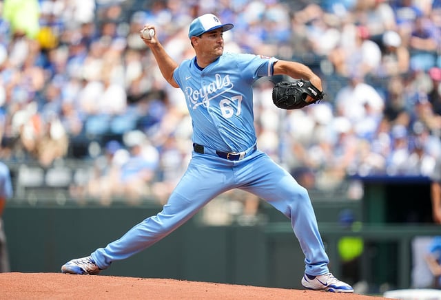 KANSAS CITY, MISSOURI - JUNE 28: Seth Lugo #67 of the Kansas City Royals pitches during the first inning against the Los Angeles Dodgers at Kauffman Stadium on June 28, 2025 in Kansas City, Missouri.